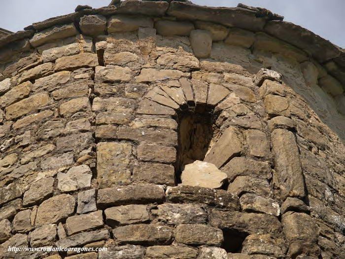 DETALLE DEL VENTANAL ABSIDIAL